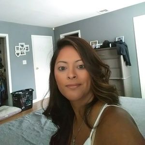 Meet your Posher, Amparo